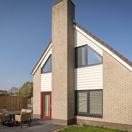 Spacious Bungalow In The Cosy Village De Cocksdorp  Extérieur photo