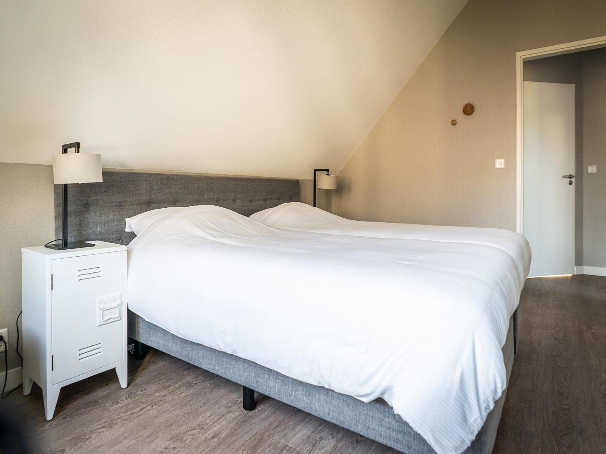 Spacious Bungalow In The Cosy Village De Cocksdorp  Extérieur photo